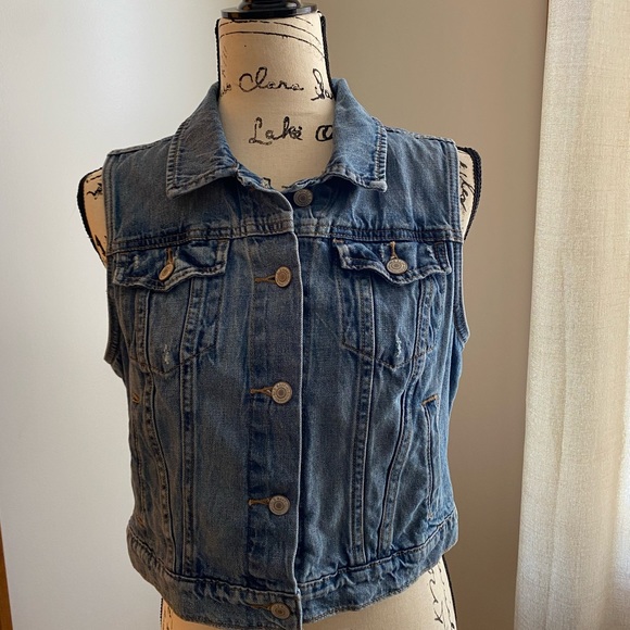 Old Navy Women’s Jean Jacket Vest - Picture 1 of 4